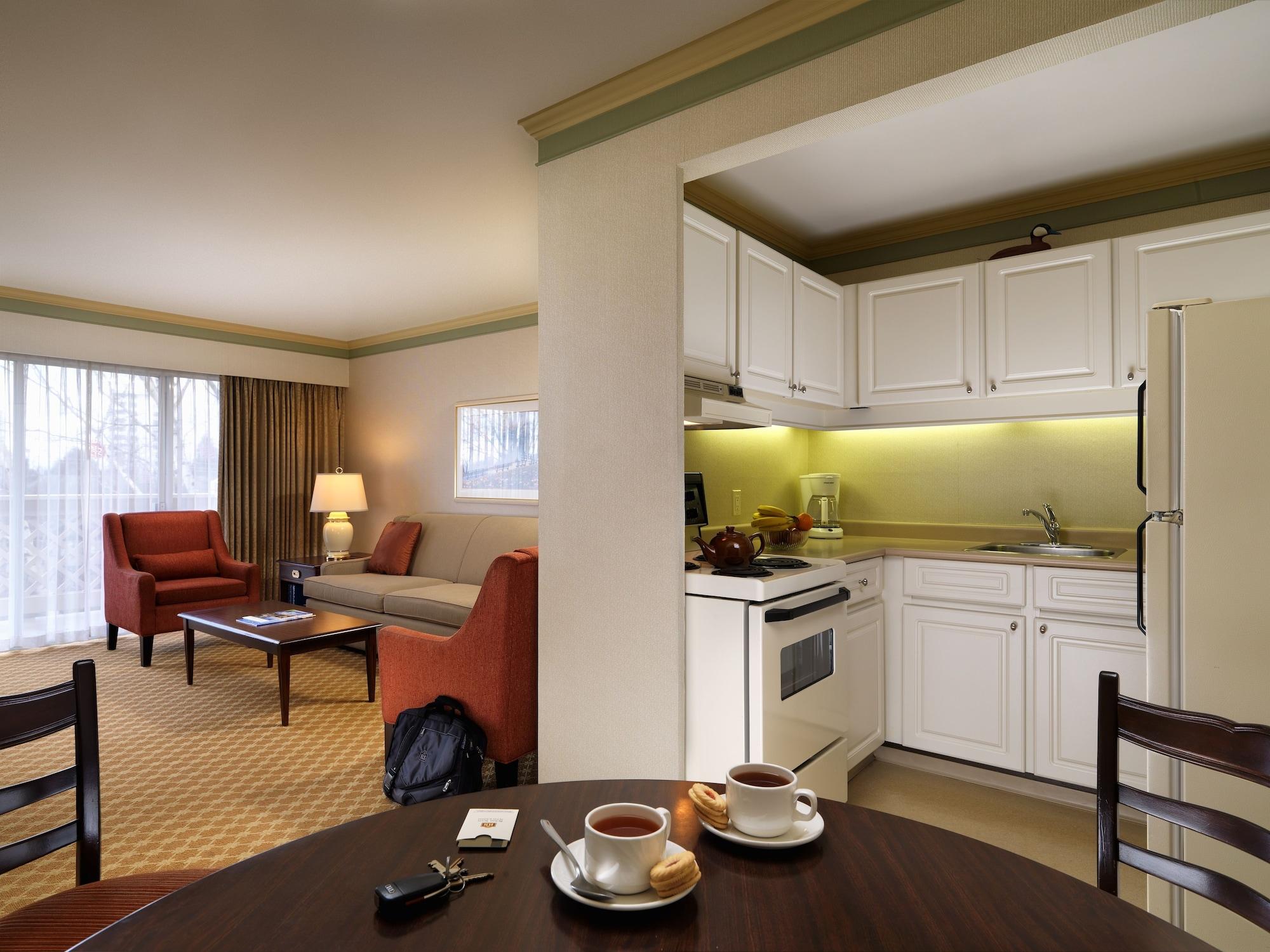 Royal Scot Hotel & Suites فكتوريا المظهر الخارجي الصورة