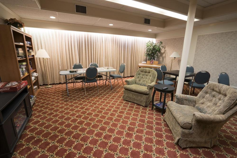 Royal Scot Hotel & Suites فكتوريا المظهر الخارجي الصورة