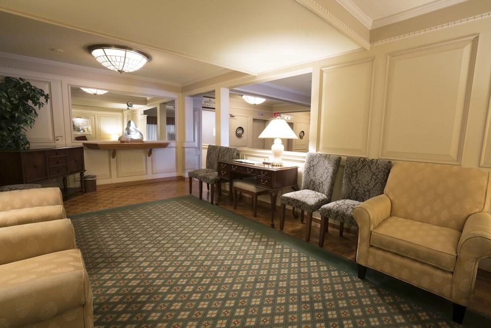 Royal Scot Hotel & Suites فكتوريا المظهر الخارجي الصورة