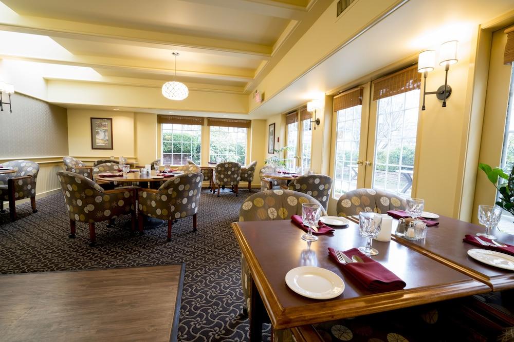 Royal Scot Hotel & Suites فكتوريا المظهر الخارجي الصورة