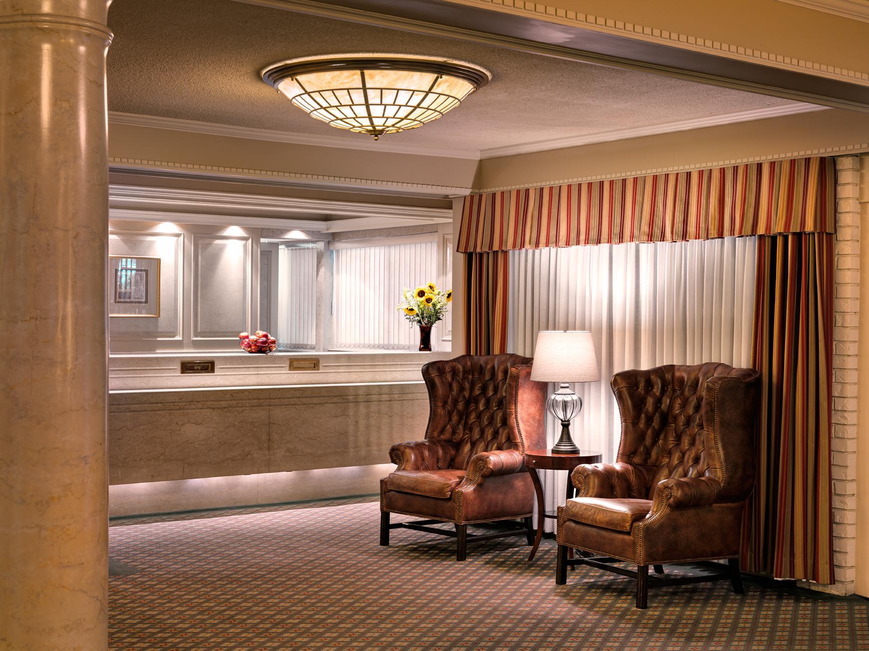 Royal Scot Hotel & Suites فكتوريا المظهر الخارجي الصورة