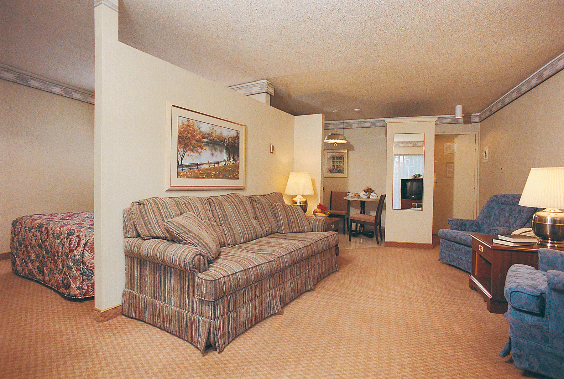 Royal Scot Hotel & Suites فكتوريا المظهر الخارجي الصورة
