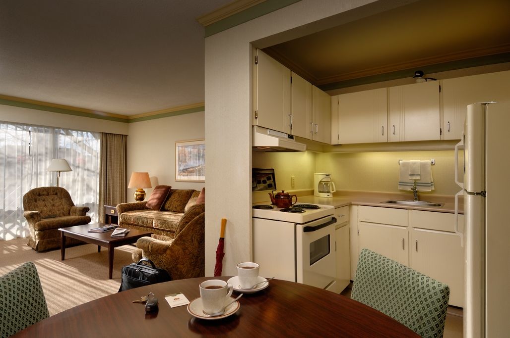 Royal Scot Hotel & Suites فكتوريا المظهر الخارجي الصورة