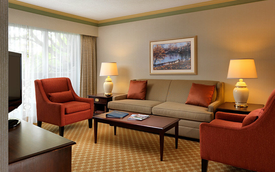 Royal Scot Hotel & Suites فكتوريا المظهر الخارجي الصورة