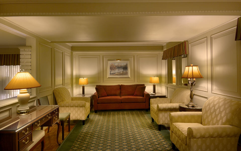 Royal Scot Hotel & Suites فكتوريا المظهر الخارجي الصورة